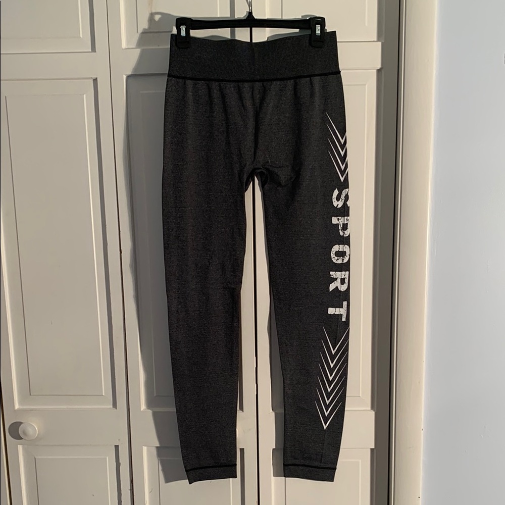 Shosho L/XL Gray & White SPORT Leggings EUC